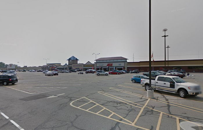 M&M Plaza (M & M Plaza) - Street View (newer photo)